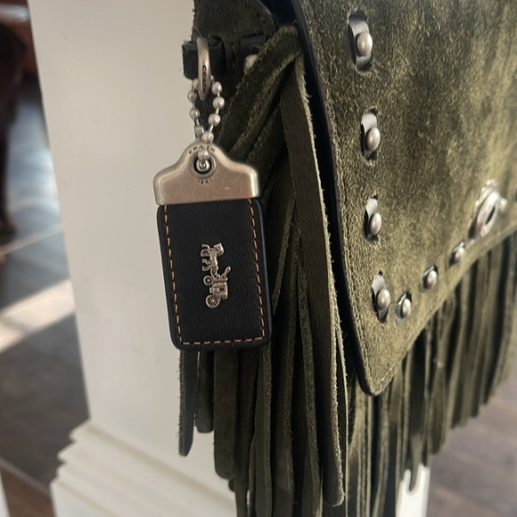 coach genuine suede  green 1942 collection  can be used as clutch or Crossbody - Picture 2 of 6
